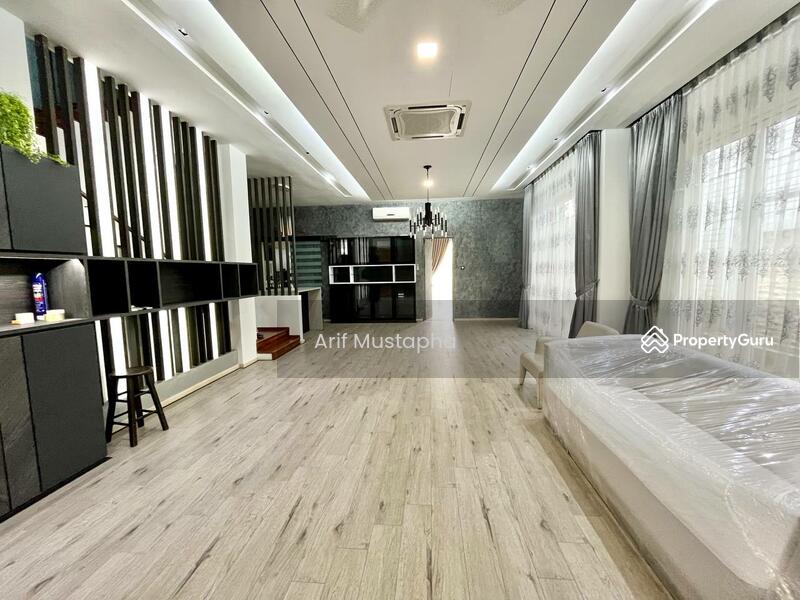 For Sale - Lakefront Villa Cyberjaya