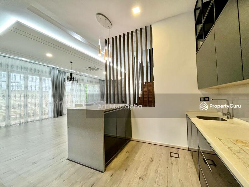 For Sale - Lakefront Villa Cyberjaya