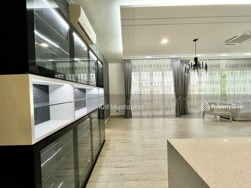 For Sale - Lakefront Villa Cyberjaya