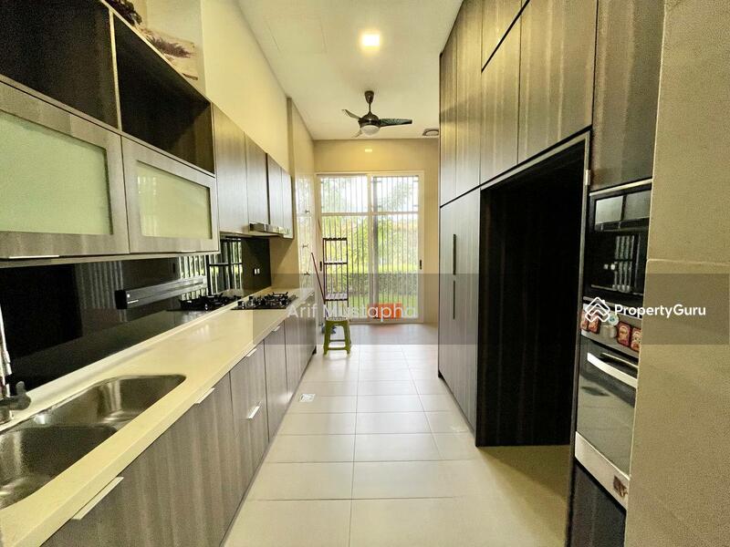 For Sale - Lakefront Villa Cyberjaya