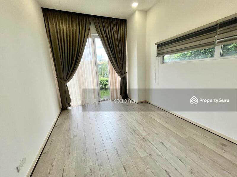 For Sale - Lakefront Villa Cyberjaya