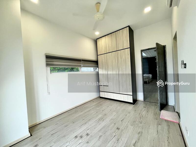 For Sale - Lakefront Villa Cyberjaya