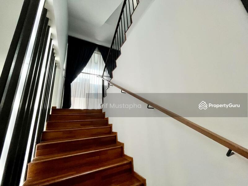 For Sale - Lakefront Villa Cyberjaya