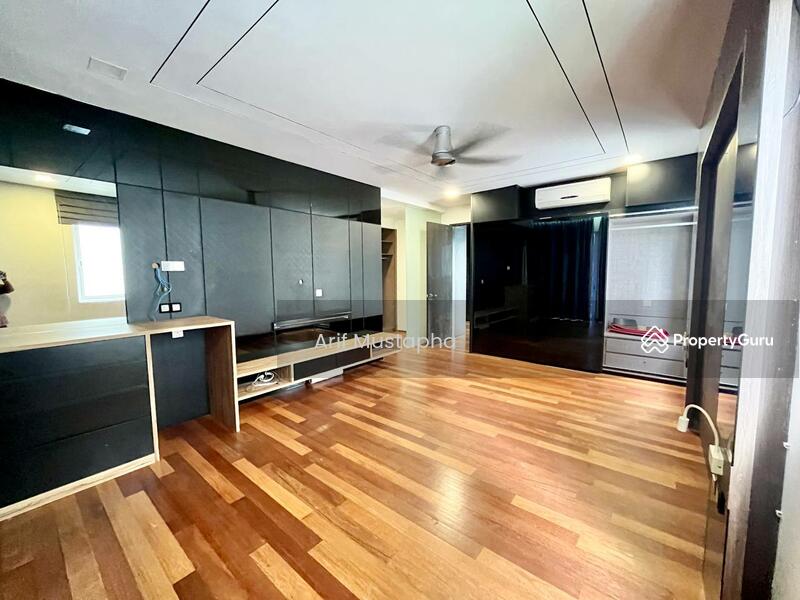 For Sale - Lakefront Villa Cyberjaya