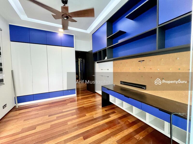 For Sale - Lakefront Villa Cyberjaya