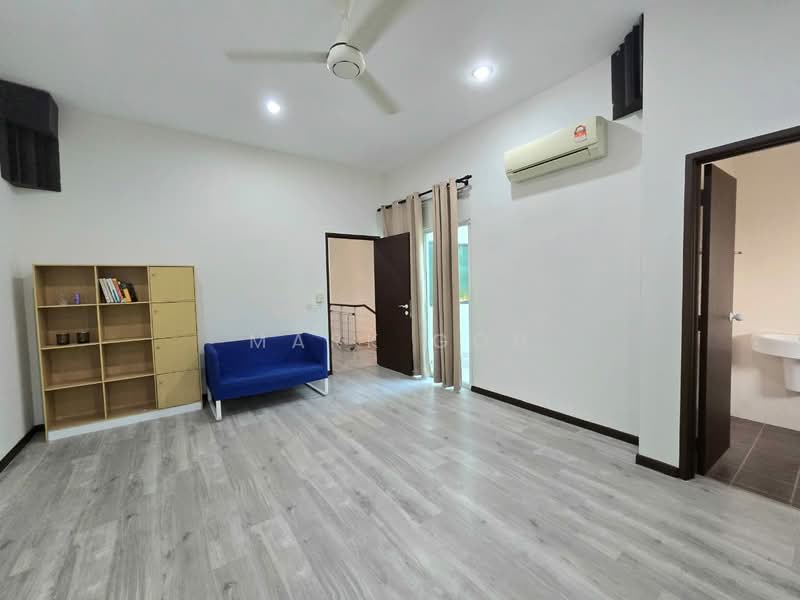 Rumah Teres 3 Tingkat untuk Dijual di Bandar Bayan Bahru (Bayan Lepas) - Mark Goh - Living Room - PropertyGuru.com.my
