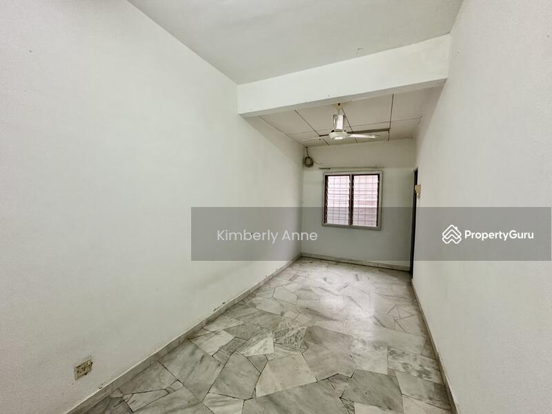   Downstairs Bedroom 