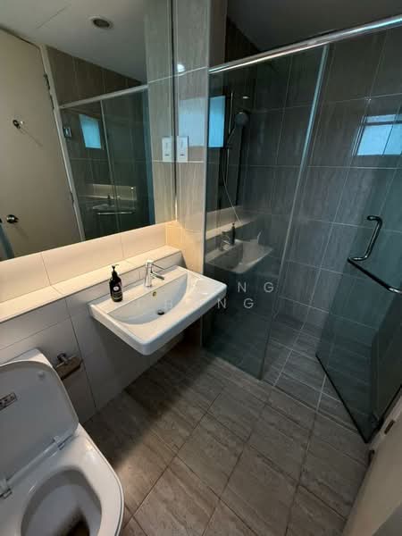 Kondominium untuk Disewa di A'Marine Condominium - Yu Heng Chong - Bathroom - PropertyGuru.com.my