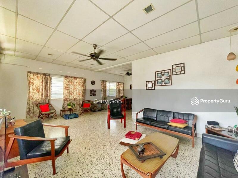 Semi-Detached House for Sale in Island Glades (Jelutong) - Gary Goh - Living Room - PropertyGuru.com.my
