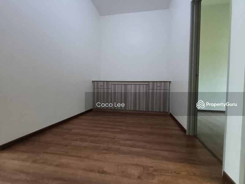 Upstairs living hall 