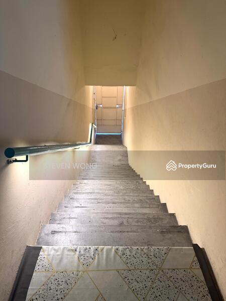 Kedai / Pejabat untuk Dijual di Taman Valdor (Sungai Bakap) - STEVEN WONG - Stairs - PropertyGuru.com.my