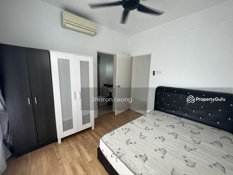 Middle Room 