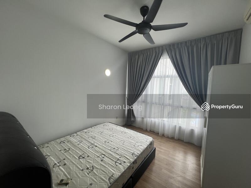 Middle Room 