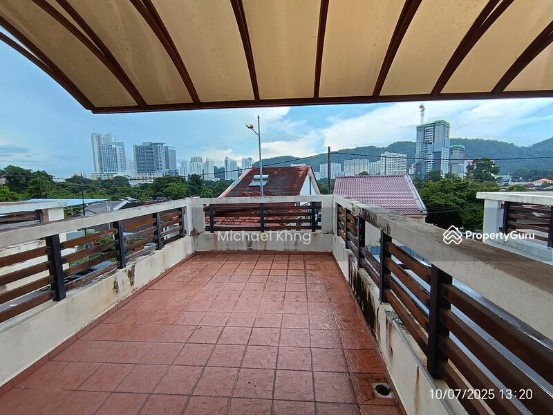 Master Bedroom Balcony 