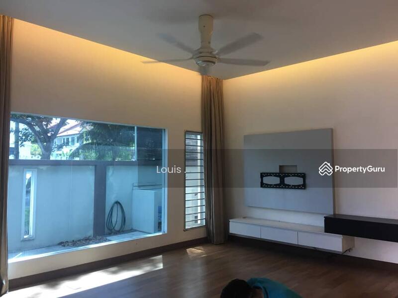 2-storey Terraced House for Sale in Bandar Kinrara (Selangor) - Louis . - Living Room - PropertyGuru.com.my
