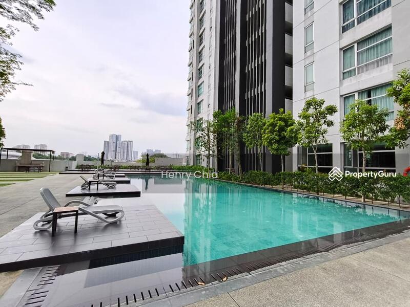 Kondominium untuk Dijual di The Saffron - Henry Chia - Pool - PropertyGuru.com.my