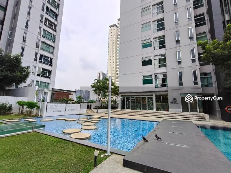 Kondominium untuk Dijual di The Saffron - Henry Chia - Pool - PropertyGuru.com.my