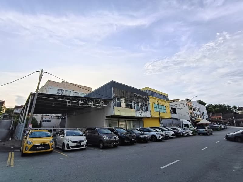 Shop / Office untuk Disewa di Taman Taynton View (Cheras) - Henry Chia - Exterior - PropertyGuru.com.my
