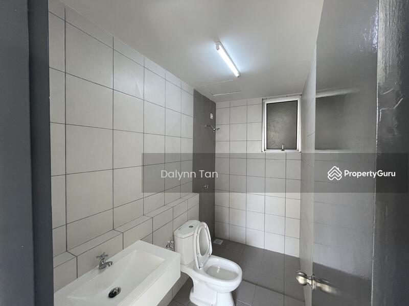 Master Room Bathroom