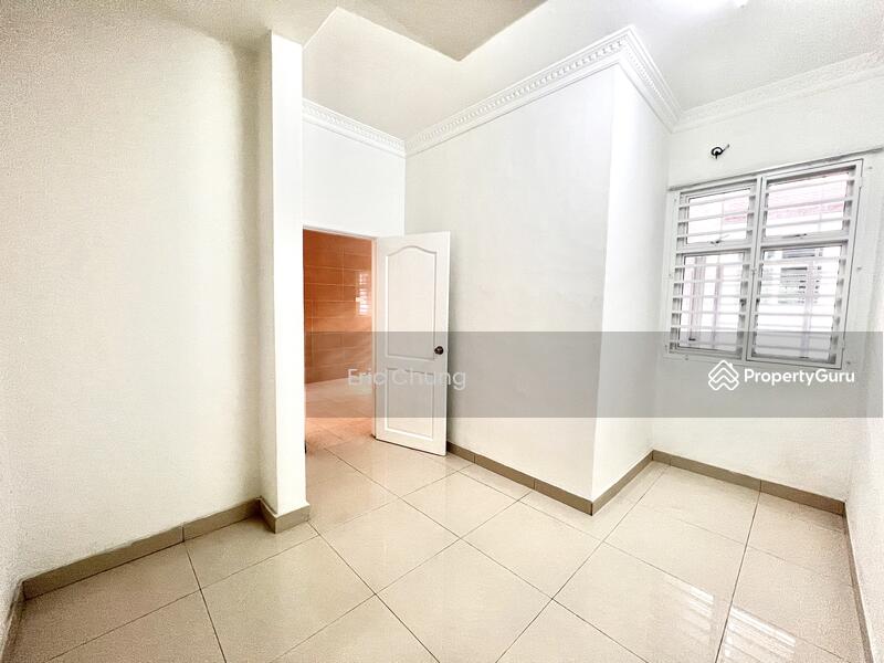 For Sale - 3 Storey Superlink, Anjung Sari, Setia Alam