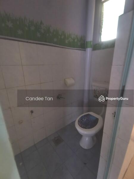 Pangsapuri untuk Dijual di Taman Sementa Utama - Candee Tan - Bathroom - PropertyGuru.com.my