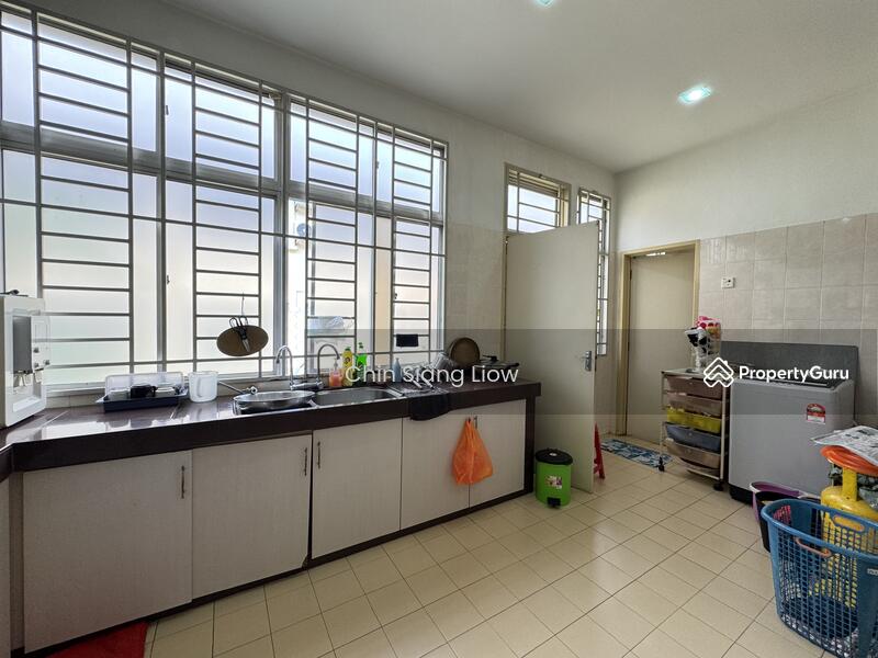 Rumah Teres 2 Tingkat untuk Dijual di Taman Cheng Perdana 1 (Cheng) - Chin Siang Liow - Kitchen - PropertyGuru.com.my