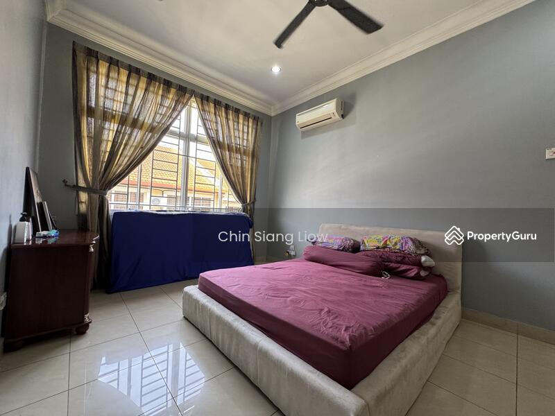 Rumah Teres 2 Tingkat untuk Dijual di Taman Cheng Perdana 1 (Cheng) - Chin Siang Liow - Bedroom - PropertyGuru.com.my
