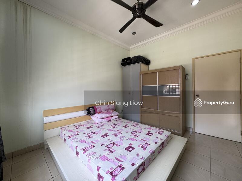 Rumah Teres 2 Tingkat untuk Dijual di Taman Cheng Perdana 1 (Cheng) - Chin Siang Liow - Bedroom - PropertyGuru.com.my