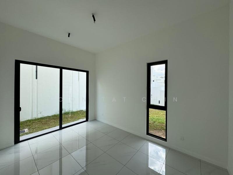 Bungalow House untuk Dijual di Sungai Long (Bandar Sungai Long) - Nick Chin - Living Room - PropertyGuru.com.my