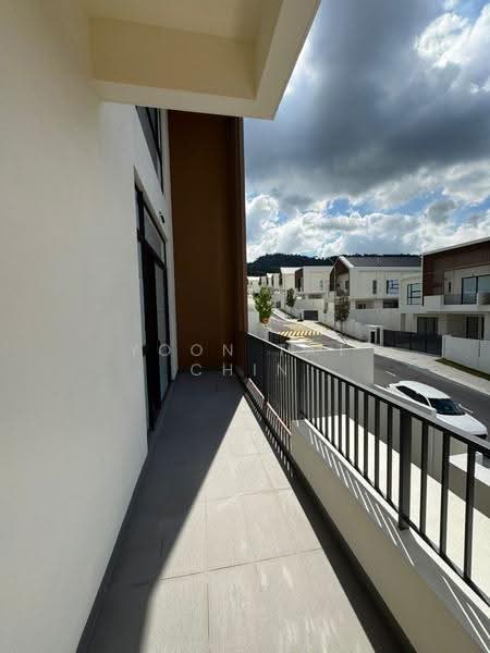 Bungalow House untuk Dijual di Sungai Long (Bandar Sungai Long) - Nick Chin - Balcony - PropertyGuru.com.my
