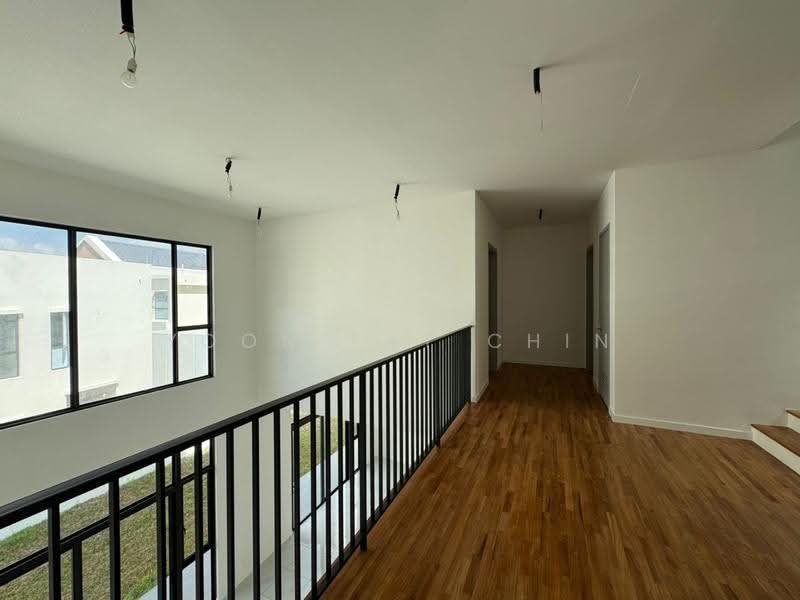 Bungalow House untuk Dijual di Sungai Long (Bandar Sungai Long) - Nick Chin - Hallway - PropertyGuru.com.my