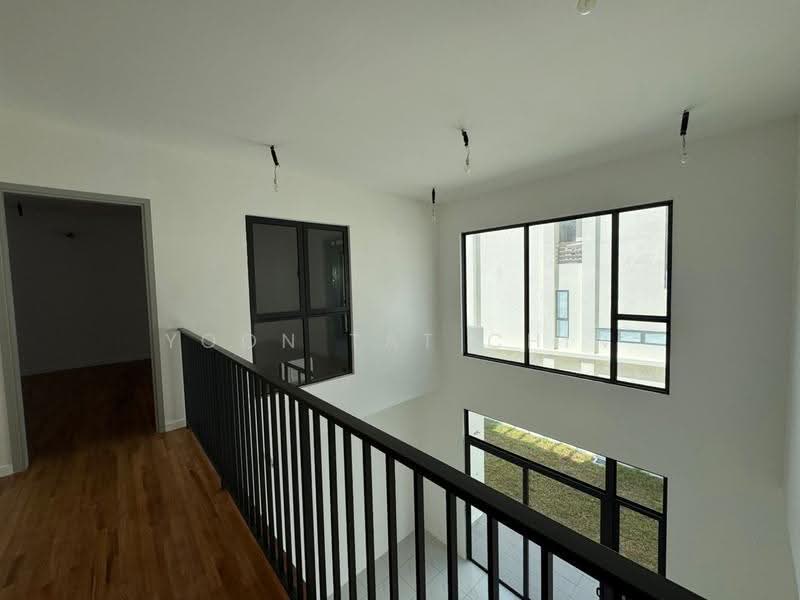Bungalow House untuk Dijual di Sungai Long (Bandar Sungai Long) - Nick Chin - Hallway - PropertyGuru.com.my
