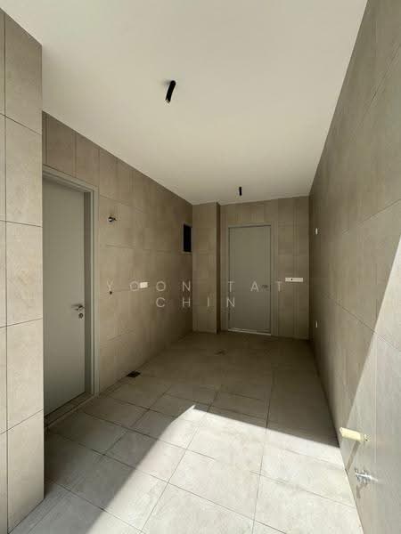 Bungalow House untuk Dijual di Sungai Long (Bandar Sungai Long) - Nick Chin - Yard - PropertyGuru.com.my