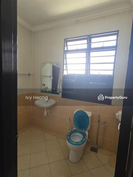 2-storey Terraced House for Sale in Bandar Kinrara Seksyen 5 (Bandar Kinrara) - Ivy Heong - Bathroom - PropertyGuru.com.my