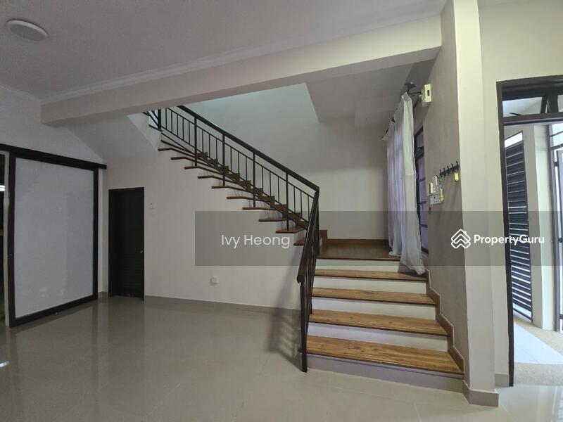2-storey Terraced House for Sale in Bandar Kinrara Seksyen 5 (Bandar Kinrara) - Ivy Heong - Stairs - PropertyGuru.com.my