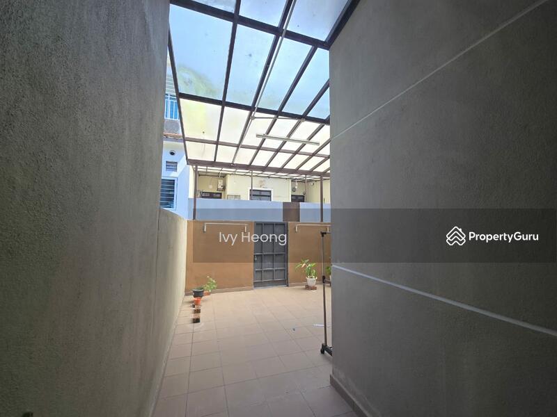2-storey Terraced House for Sale in Bandar Kinrara Seksyen 5 (Bandar Kinrara) - Ivy Heong - Corridor - PropertyGuru.com.my