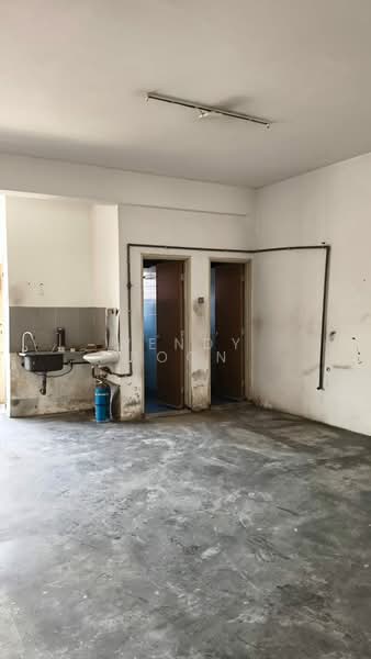 Shop for Rent in Taman Equine (Seri Kembangan) - Wendy Boon - Interior - PropertyGuru.com.my