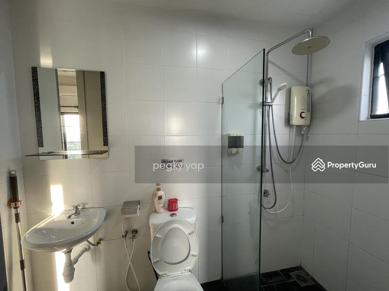 Servis Apartment untuk Disewa di VIM 3 @ Desa Park North - pegky yap - Bathroom - PropertyGuru.com.my