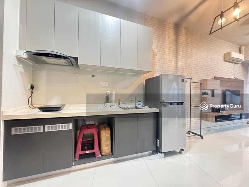 Condominium for Rent at Amberside @ Country Garden Danga Bay - Wendy Too - Kitchen - PropertyGuru.com.my