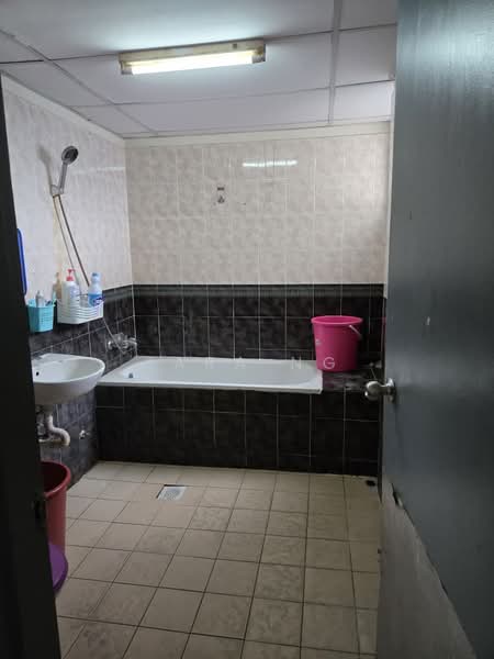 Condominium for Sale at Venice Hill - Tara Ng - Bathroom - PropertyGuru.com.my