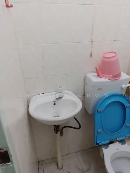 Apartment for Sale at Taman Penampang Apartment - shirley Chow - Bathroom - PropertyGuru.com.my