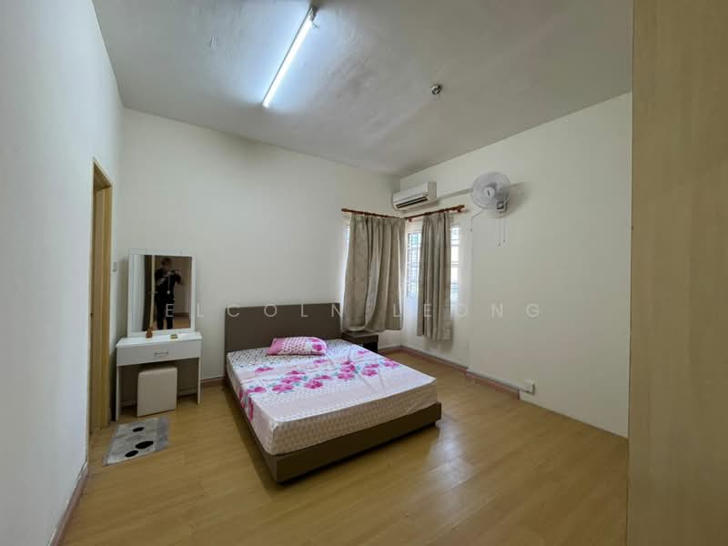 Condominium for Sale at Villa Seri Puteri - Elcoln Leong - Bedroom - PropertyGuru.com.my