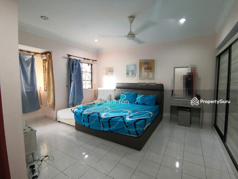 2-storey Terraced House for Sale in Ukay Bistari (Ulu Kelang) - Vincent Tan - Master Bedroom - PropertyGuru.com.my