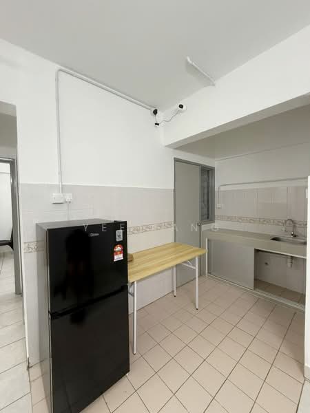 Condominium for Rent at Pelangi Damansara - Yee Fang - Kitchen - PropertyGuru.com.my