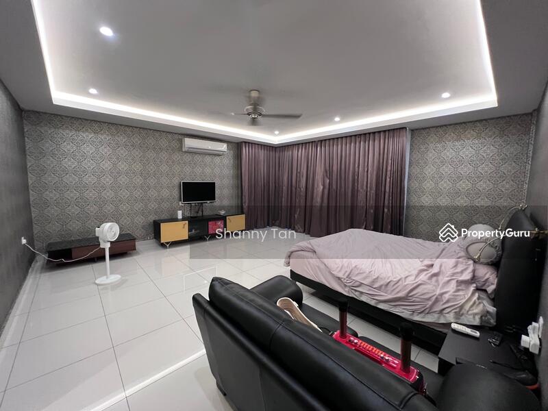 Bungalow for Sale in Taman Bukit Suria (Cheras) - Shanny Tan - Master Bedroom - PropertyGuru.com.my