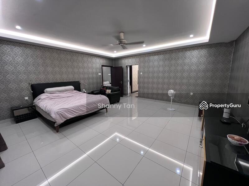 Bungalow for Sale in Taman Bukit Suria (Cheras) - Shanny Tan - Master Bedroom - PropertyGuru.com.my