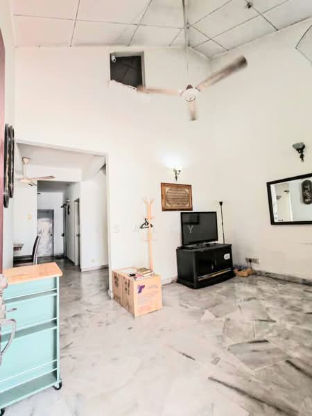 1.5-storey Terraced House for Sale in Usj 11 (Subang Jaya) - JeffSally Lee - Living Room - PropertyGuru.com.my