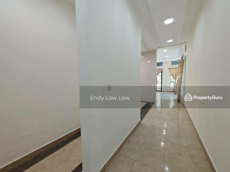 Rumah Banglo untuk Dijual di Ledang Heights (Iskandar Puteri (Nusajaya)) - Endy Law Law - Hallway - PropertyGuru.com.my