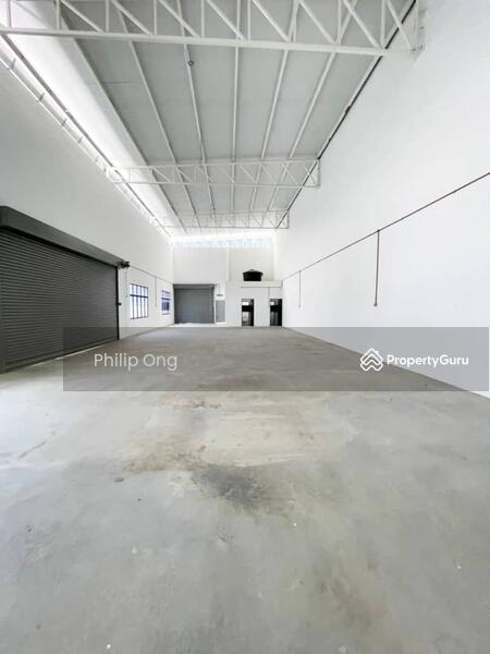 For Rent - 1.5 Semi Detached Factory Valdor