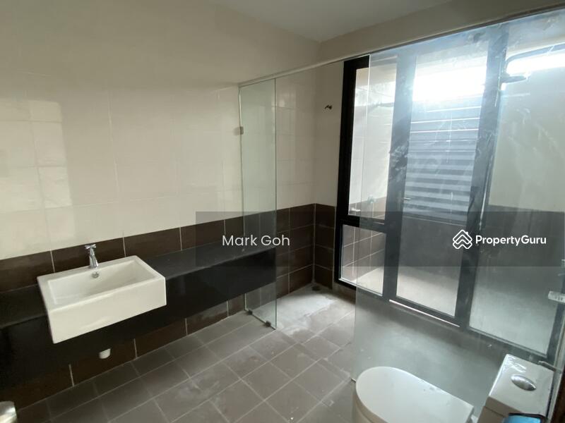 Rumah Teres 3 Tingkat untuk Dijual di Bandar Bayan Bahru (Bayan Lepas) - Mark Goh - Bathroom - PropertyGuru.com.my